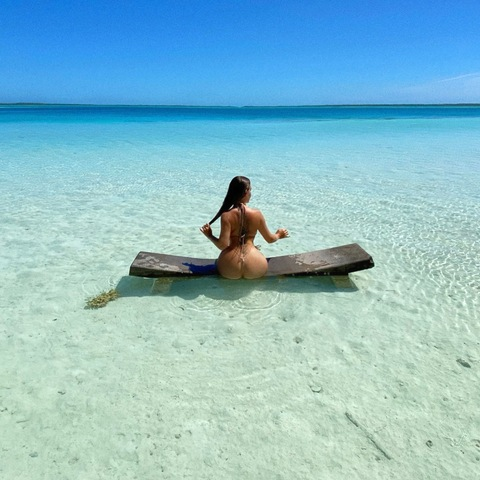 Imagem do cabeçalho do OnlyFans de nikkimahana