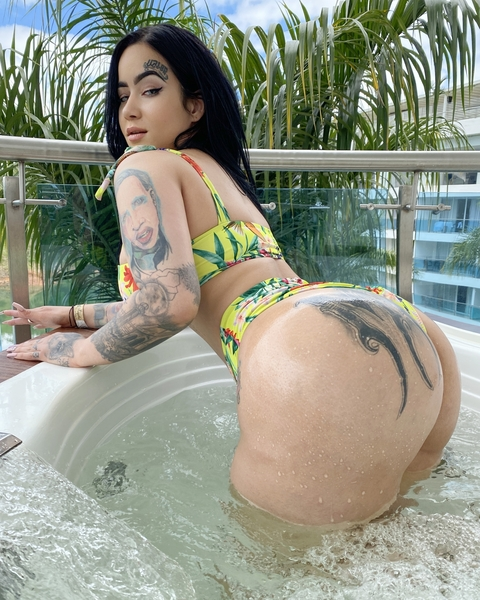 Снимка за заглавие на OnlyFans nyablu