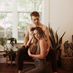 OnlyFans profile picture oftravelcouple