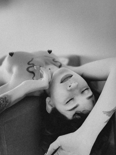 OnlyFans header picture oiedai