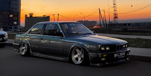 ओन्लीफैंस हैडर चित्र pavlizaza