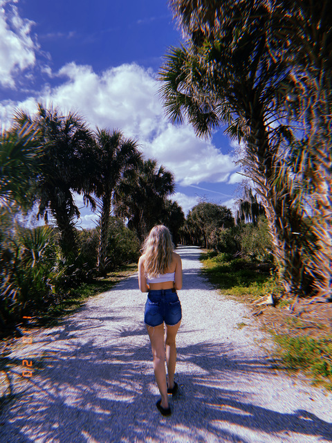 ओन्लीफैंस हैडर चित्र peach3