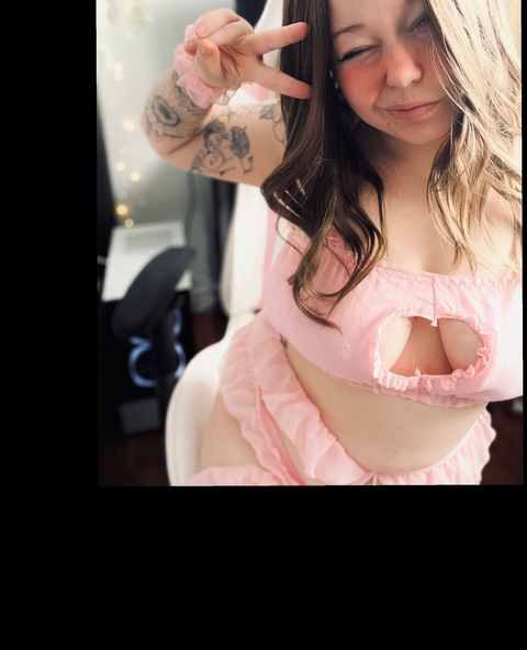 Imagem do cabeçalho do OnlyFans de peachesandxcream