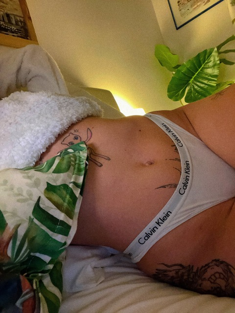 OnlyFans header picture peachmess