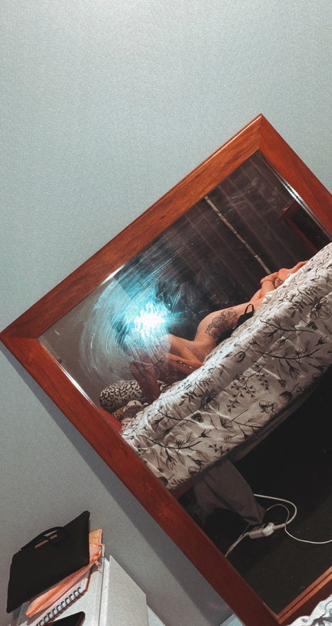 Gambar header OnlyFans petalrose59