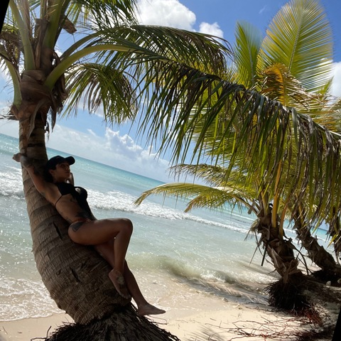 ओन्लीफैंस हैडर चित्र petitesexynicole