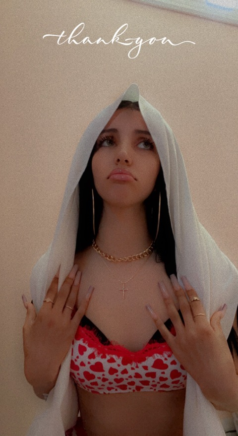 ओन्लीफैंस हैडर चित्र pinkbugattigirl