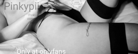 Imagem do cabeçalho do OnlyFans de pinkypii