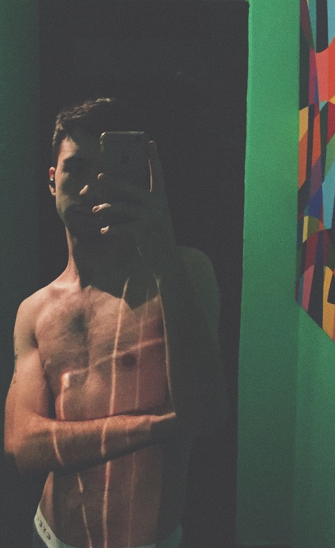 ओन्लीफैंस हैडर चित्र poison