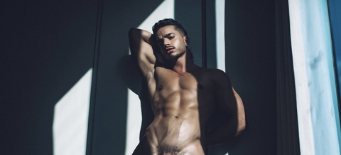 Header afbeelding van OnlyFans poyatoreal