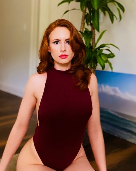 OnlyFans header picture redheadforanimals