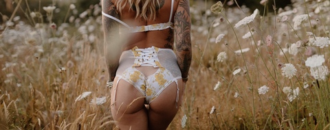 Gambar header OnlyFans reesuhh