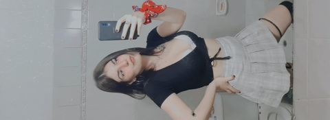 ओन्लीफैंस हैडर चित्र rocioespinola