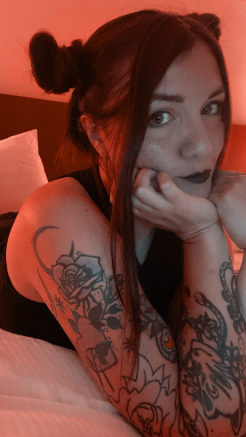 OnlyFans header picture romaluchadora