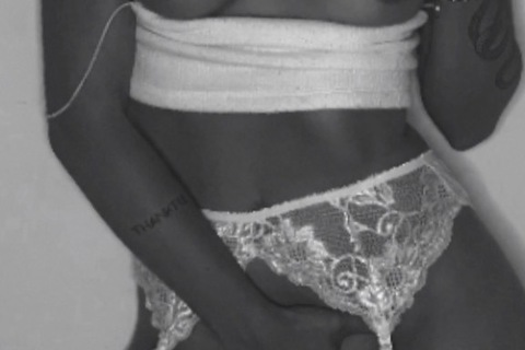 ओन्लीफैंस हैडर चित्र rooprovenzano