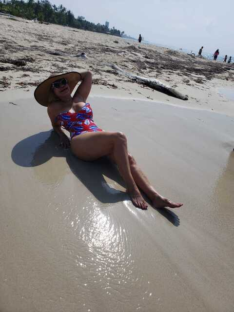 ओन्लीफैंस हैडर चित्र rosaindomable