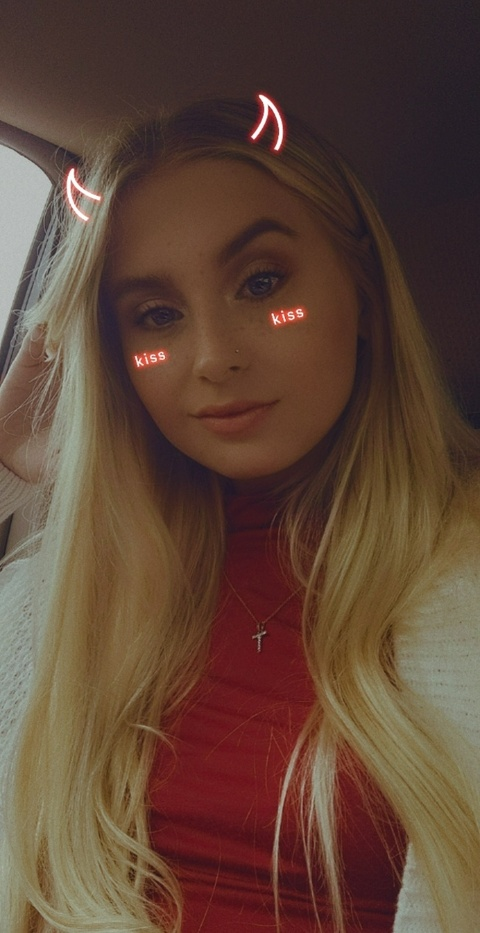 OnlyFans header picture rosenosee