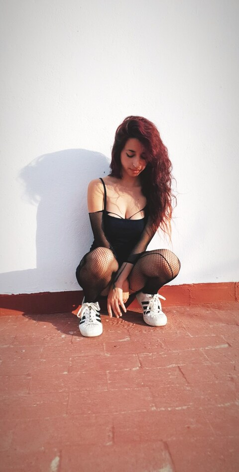 Imagem do cabeçalho do OnlyFans de sarukyabell