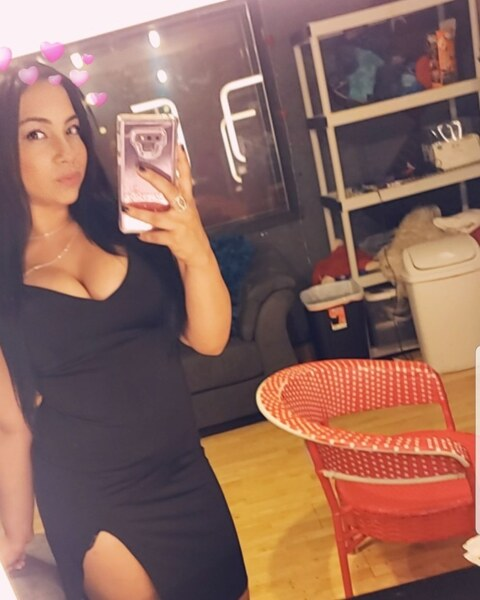 ओन्लीफैंस हैडर चित्र sashabankz