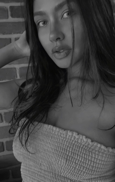 OnlyFans header picture seatraveling