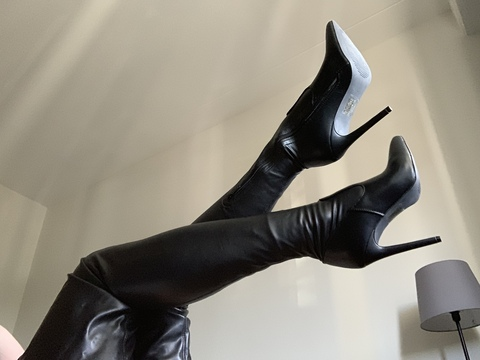 Header afbeelding van OnlyFans seventeenlikehigh