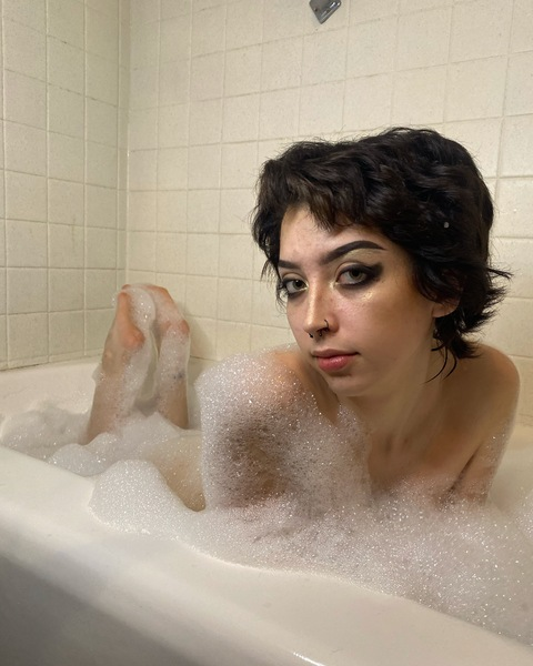 OnlyFans header picture shecumshego