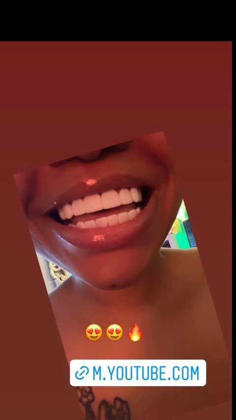 OnlyFans başlık resmi sheisonekind