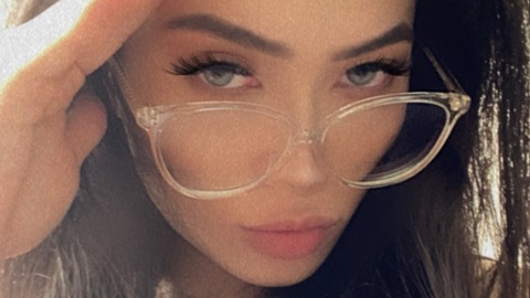 Gambar header OnlyFans sherchili