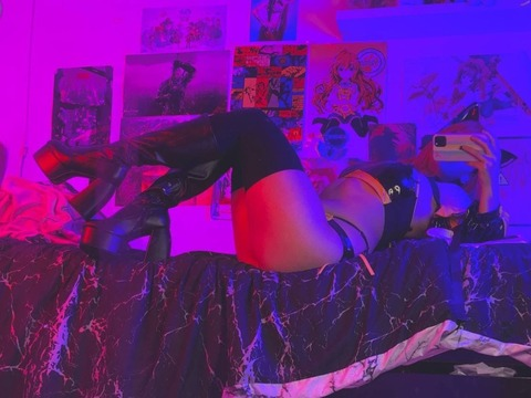 ओन्लीफैंस हैडर चित्र shibuia