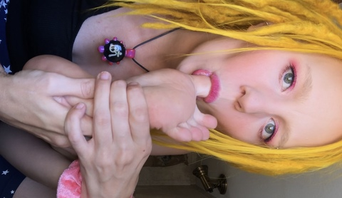 Фото заголовка OnlyFans smokensoles