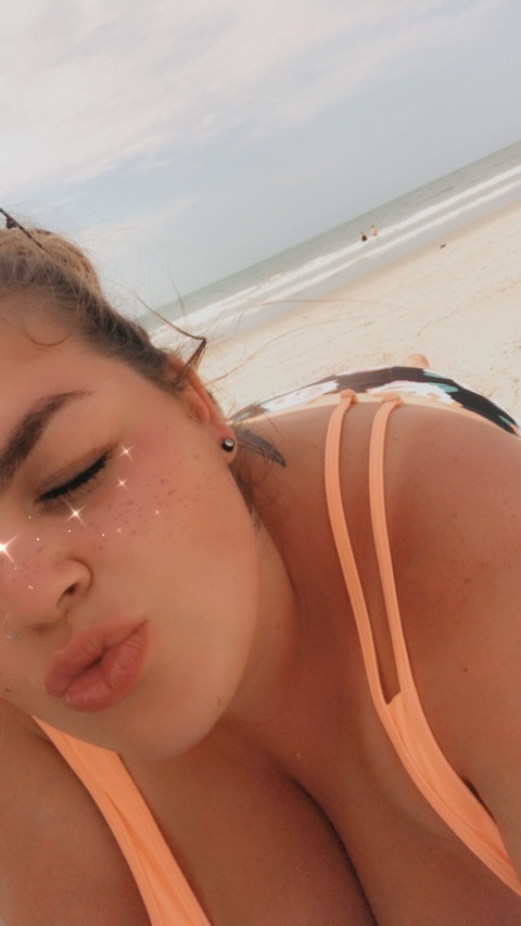 ओन्लीफैंस हैडर चित्र smphillip