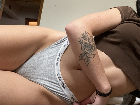 Снимка за заглавие на OnlyFans spicyjviolet