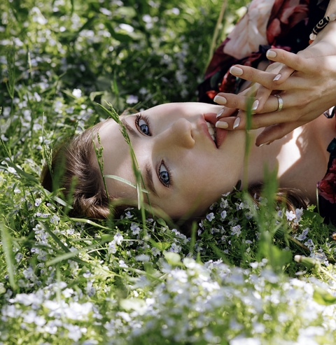 ओन्लीफैंस हैडर चित्र sss.9