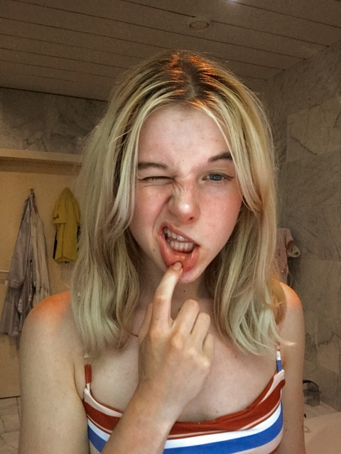 Imagem do cabeçalho do OnlyFans de stefanieelisabeth