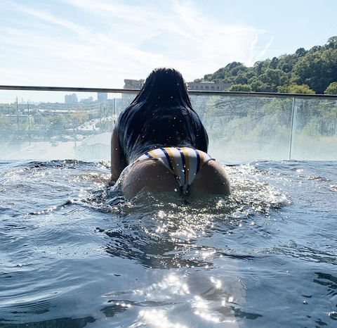 Imagem do cabeçalho do OnlyFans de stephlxo