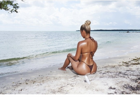 ओन्लीफैंस हैडर चित्र stunnnabby