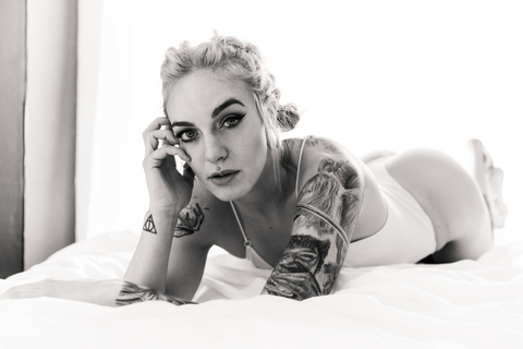 ओन्लीफैंस हैडर चित्र sunnyeyes_d