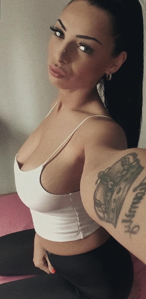 ओन्लीफैंस हैडर चित्र talia2424