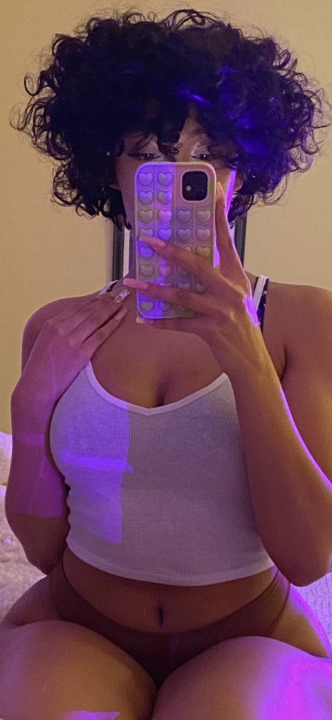 OnlyFans header picture tamaguccie