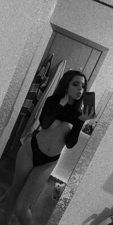 Imagem do cabeçalho do OnlyFans de tatianainescosta