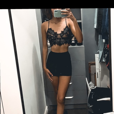 Immagine dell'header di OnlyFans thearia