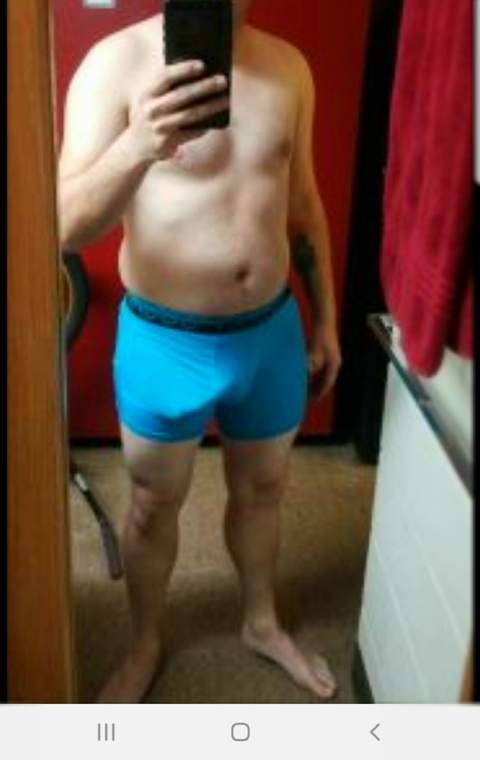 Gambar header OnlyFans theboredhomie