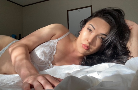 OnlyFansヘッダー画像theheavenlytris