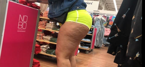 ओन्लीफैंस हैडर चित्र thejuiceroom