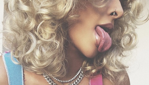 ओन्लीफैंस हैडर चित्र therealwinter