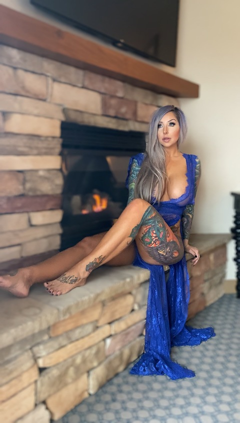 OnlyFans header picture thesaucysiren