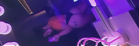 Imagem do cabeçalho do OnlyFans de ticklemedaisy