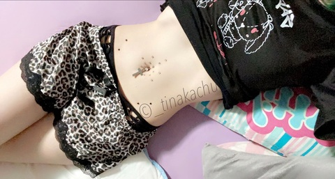 ओन्लीफैंस हैडर चित्र tinakachu