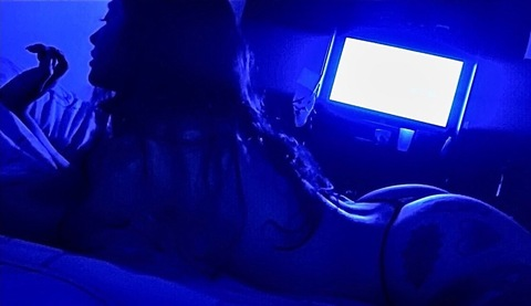 ओन्लीफैंस हैडर चित्र tinaputina