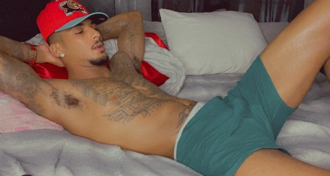 ओन्लीफैंस हैडर चित्र tjtatteddd81